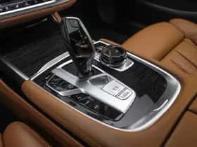 BMW 7-Serie (2015) thumbnail 42