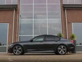 BMW 7-Serie (2015) thumbnail 6