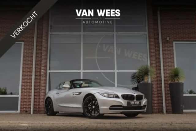 BMW Z4 (2010) thumbnail 1
