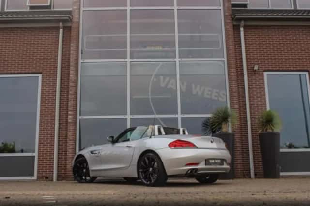 BMW Z4 (2010) thumbnail 4