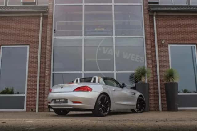 BMW Z4 (2010) thumbnail 5