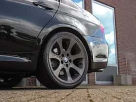 BMW 3-Serie (2010) thumbnail 38