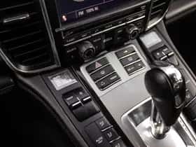 Porsche Panamera (2013) thumbnail 32