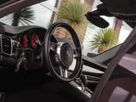 Porsche Panamera (2013) thumbnail 44