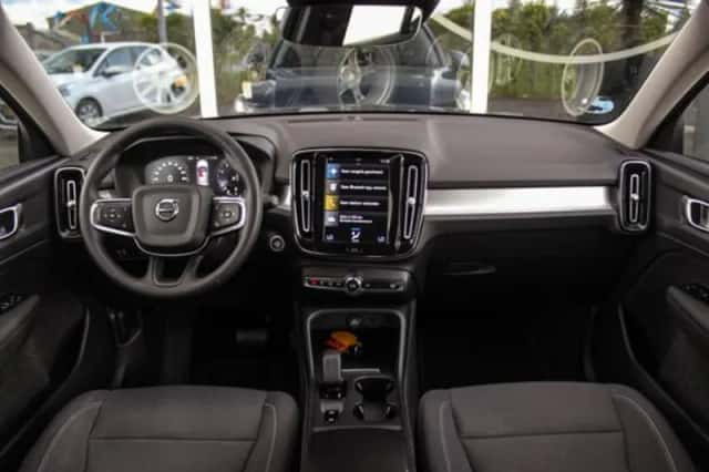 Volvo XC40 (2022) thumbnail 3