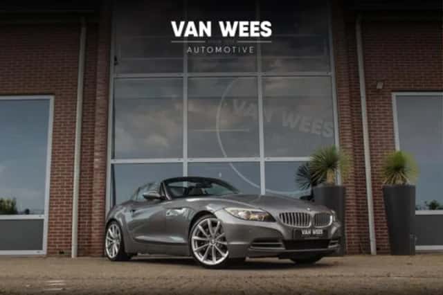 BMW Z4 (2010) thumbnail 1