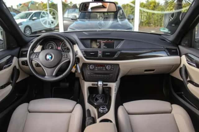 BMW X1 (2010) thumbnail 3