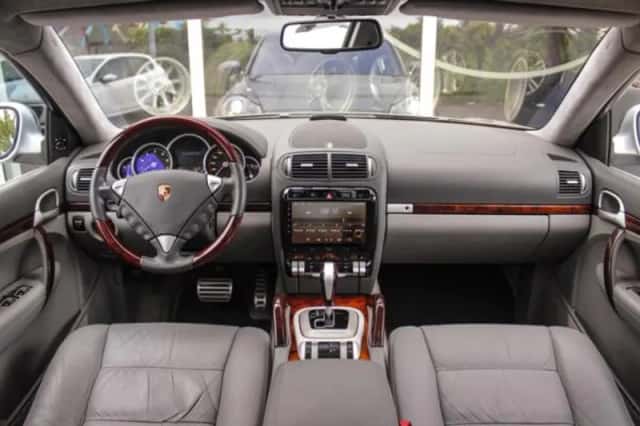 Porsche Cayenne (2020) thumbnail 3