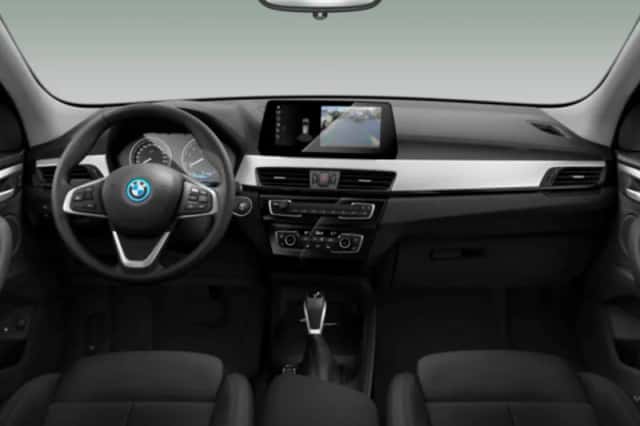 BMW X1 (2022) thumbnail 3