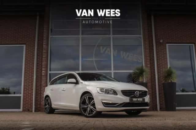 Volvo V60 (2013) thumbnail 1