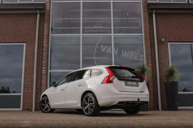 Volvo V60 (2013) thumbnail 4