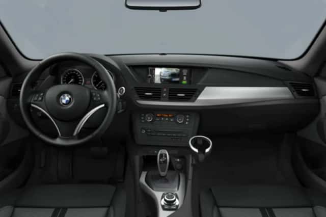 BMW X1 (2010) thumbnail 3