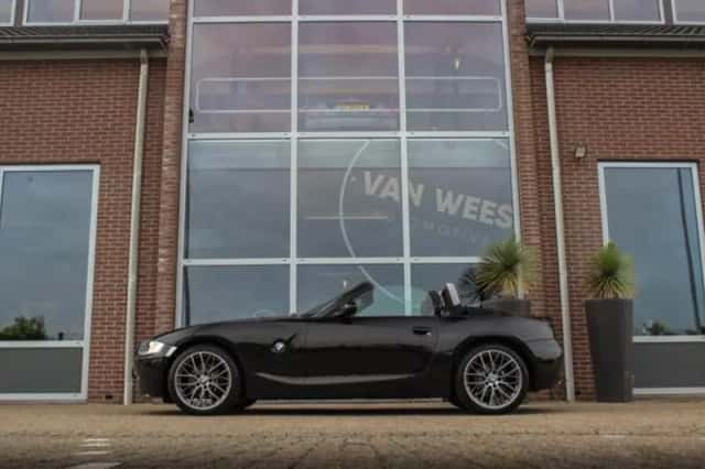 BMW Z4 (2015) thumbnail 6
