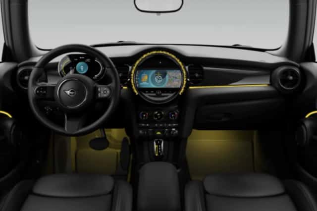 MINI Electric (2022) thumbnail 3