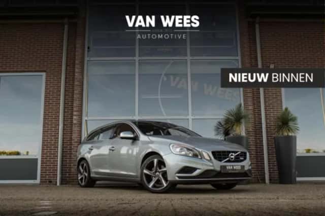 Volvo V60 (2013) thumbnail 1