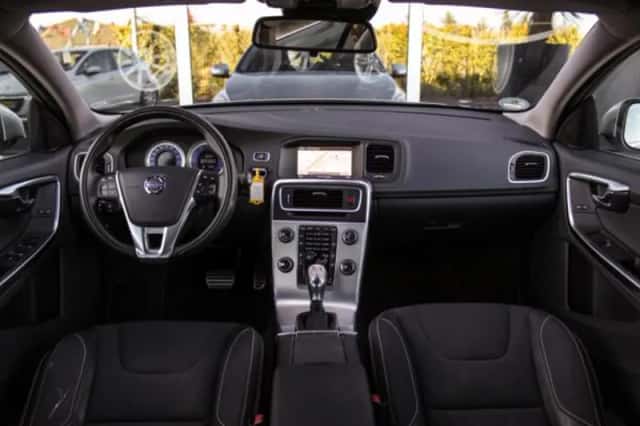 Volvo V60 (2013) thumbnail 3