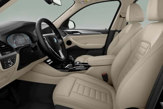 BMW X3 (2021) thumbnail 3