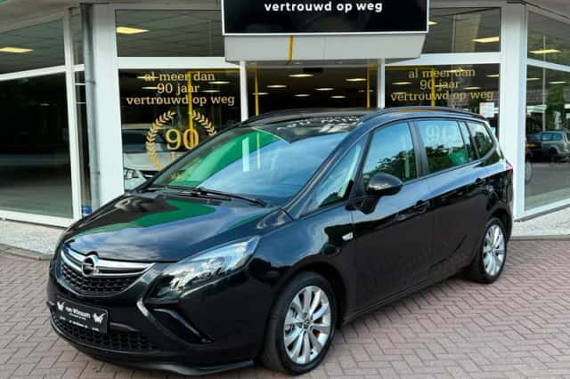 Opel Zafira Tourer (2013) thumbnail 2