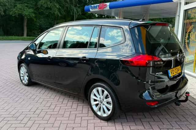Opel Zafira (2013) thumbnail 5