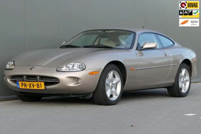 Jaguar XK (1996) thumbnail 1