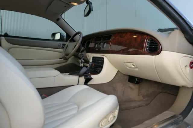 Jaguar XK (1996) thumbnail 4