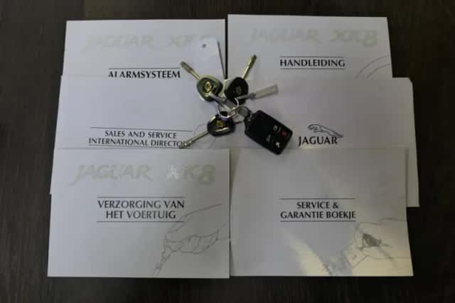 Jaguar XK (1996) thumbnail 5