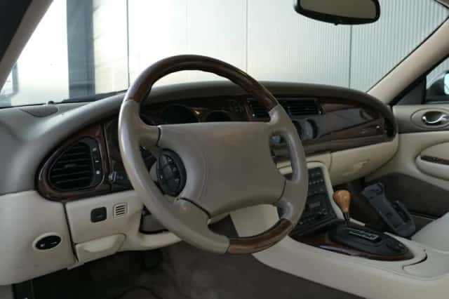 Jaguar XK (1996) thumbnail 6