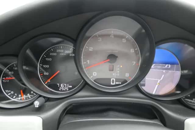 Porsche Panamera (2010) thumbnail 5