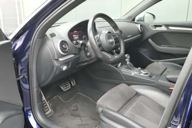 Audi A3 (2017) thumbnail 3