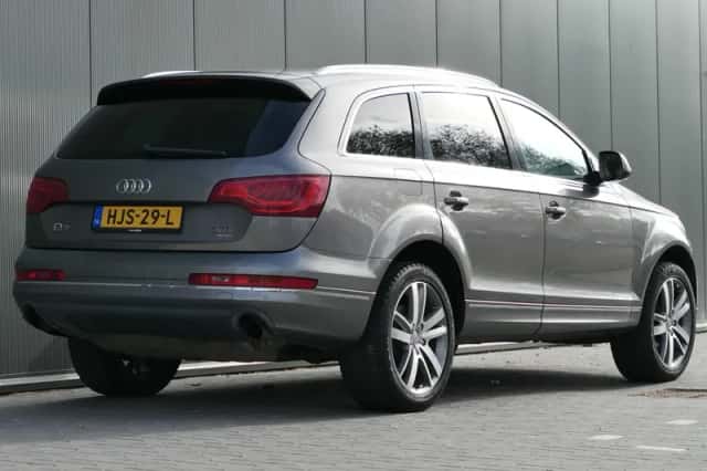Audi Q7 (2012) thumbnail 2