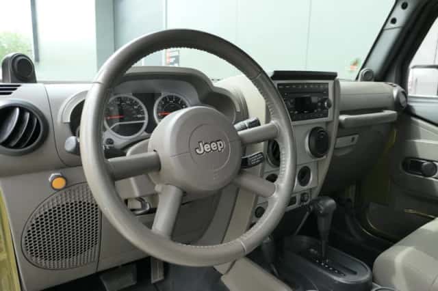 Jeep Wrangler (2008) thumbnail 5