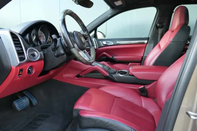 Porsche Cayenne (2016) thumbnail 3
