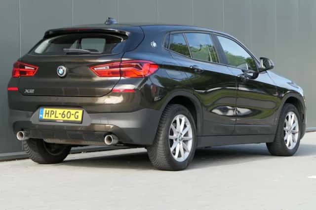 BMW X2 (2018) thumbnail 2