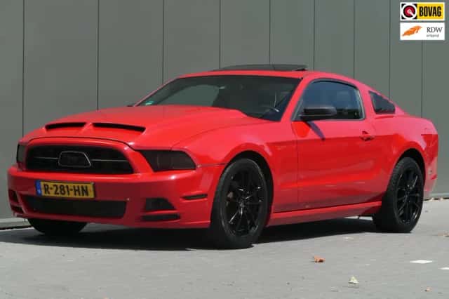 Ford Mustang (2017) thumbnail 1
