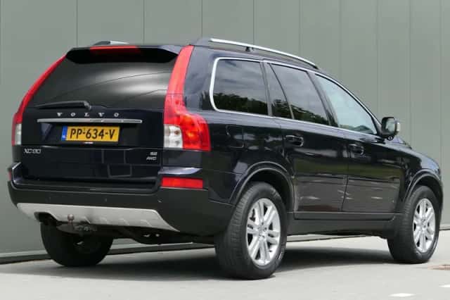 Volvo XC90 (2010) thumbnail 2