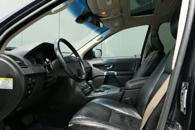 Volvo XC90 (2010) thumbnail 3