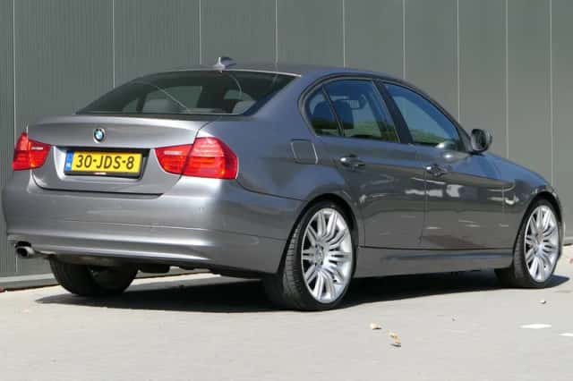 BMW 3-Serie (2009) thumbnail 2