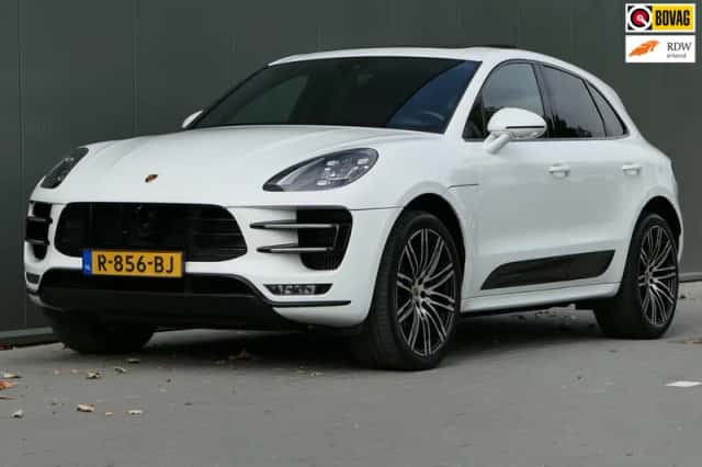 Porsche Macan (2018) thumbnail 1