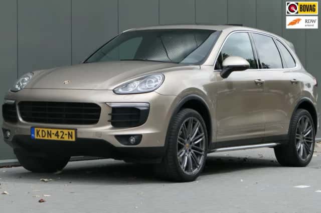 Porsche Cayenne (2015) thumbnail 1