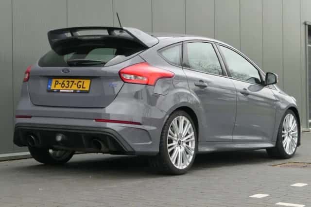 Ford Focus (2018) thumbnail 2
