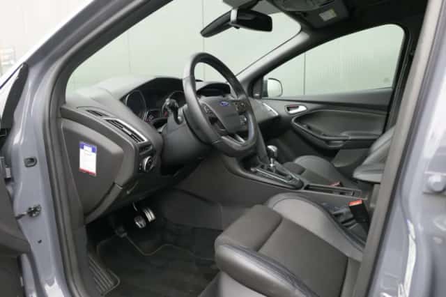 Ford Focus (2018) thumbnail 3