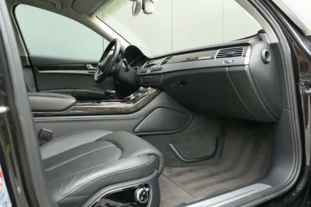 Audi A8 (2015) thumbnail 4