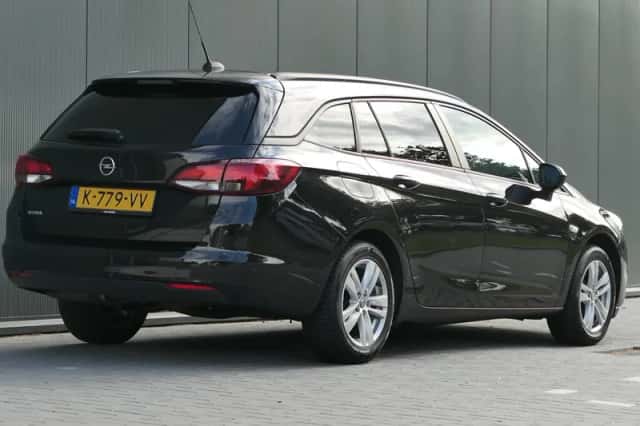 Opel Astra (2021) thumbnail 2