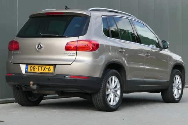 Volkswagen Tiguan (2012) thumbnail 2