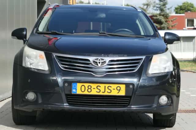 Toyota Avensis (2011) thumbnail 6