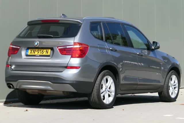 BMW X3 (2016) thumbnail 2