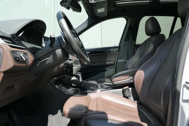 BMW X1 (2015) thumbnail 3