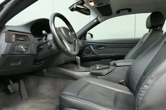 BMW 3-Serie (2011) thumbnail 3
