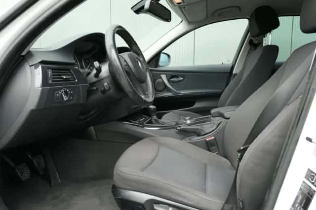 BMW 3-Serie (2009) thumbnail 3