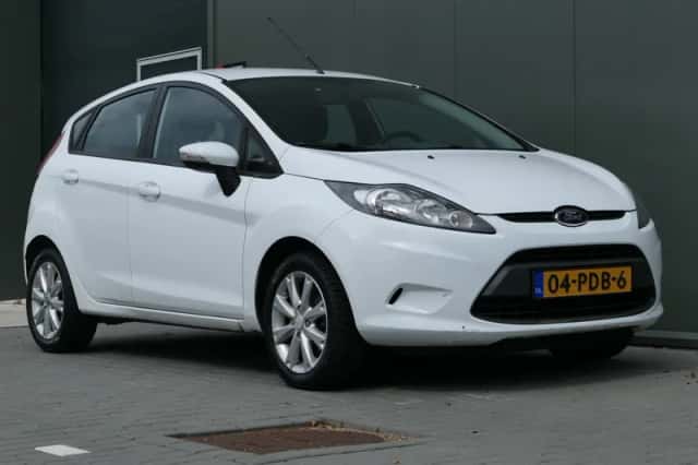Ford Fiesta (2011) thumbnail 5